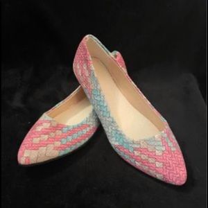 🌷  Darling Little Flats 🌷